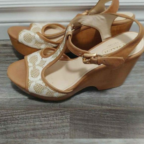 Wooden Coach Wedges like new worn inside - Picture 1 of 3